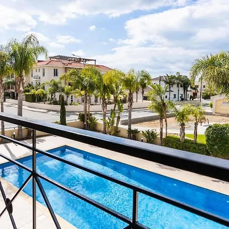 2br With Amazing View And Pool In Kiti