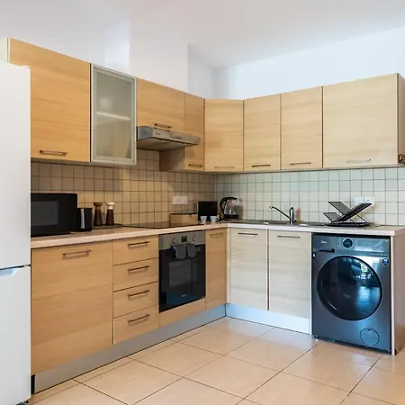 2br With Amazing View And Pool In