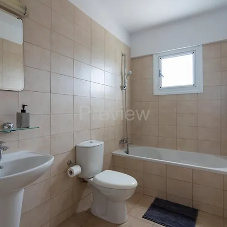 2br With Amazing View And Pool In Apartman *