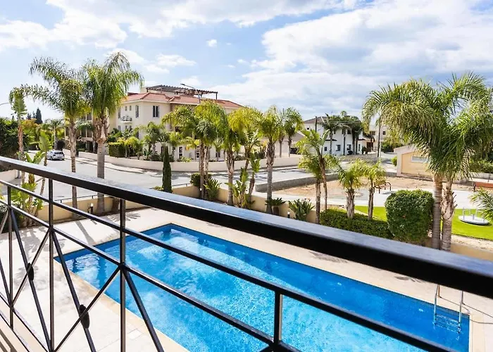 2br With Amazing View And Pool In Kiti